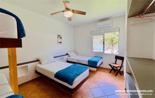 Suíte 4 com cama de casal e beliche